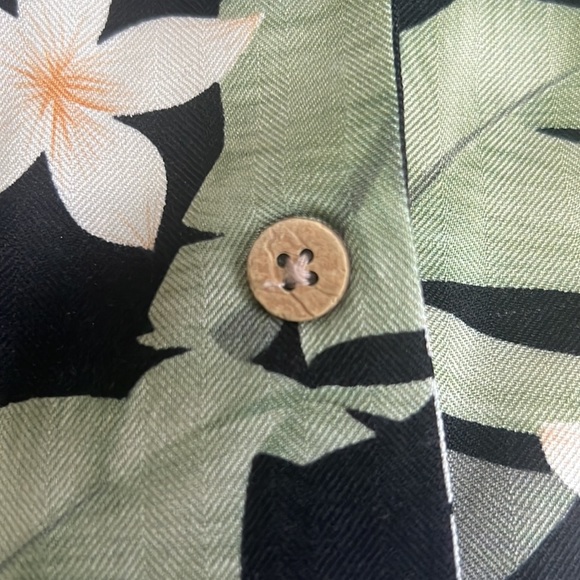 Jamaica Jaxx | Silk Hawaiian Polo | Black & Green | Medium - Picture 4 of 6